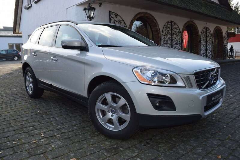 Weisssilberweiß metallic Gebraucht 2010 Volvo XC60 SUV | 14.950 € - Bild 1/4