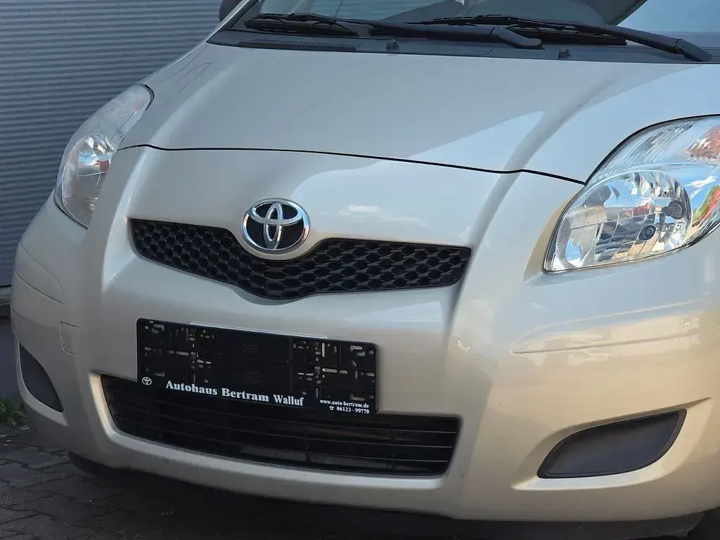 Gebraucht Toyota Yaris Cool 69 PS (50 kW) 2009 Gold Kleinwagen