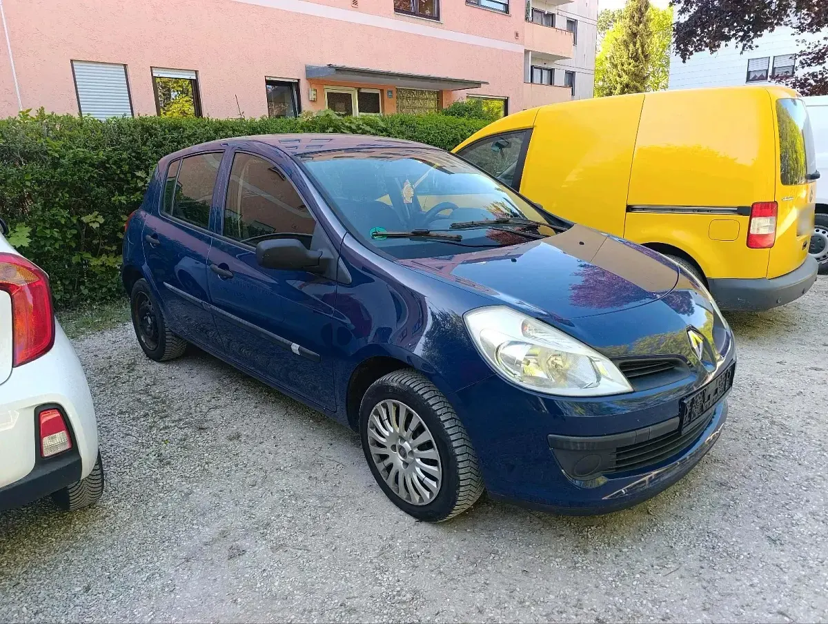 Gebraucht Renault Clio II 75 PS (55 kW) 2008 Blau Kleinwagen