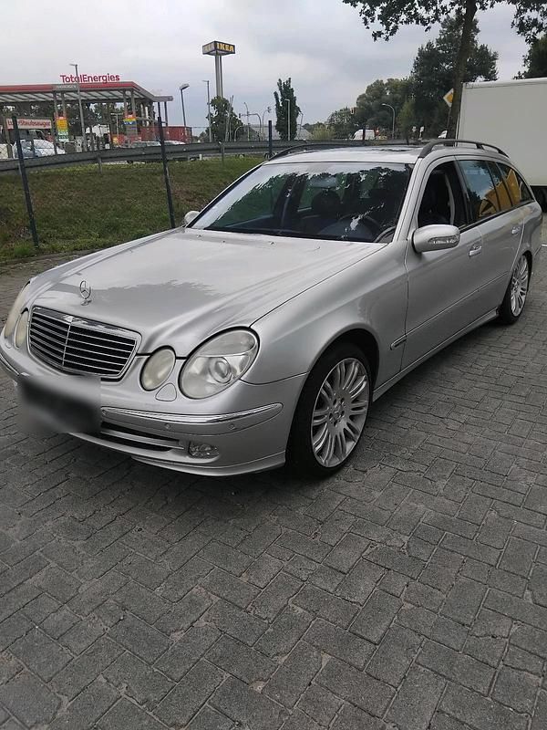 Gebraucht Mercedes E240 Avantgarde 177 PS (130 kW) 2004 Silber Kombi