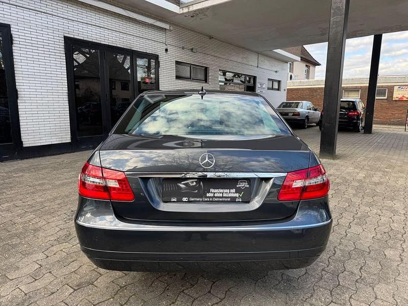 Gebraucht Mercedes E220 Avantgarde 170 PS (125 kW) 2010 Grau Limousine