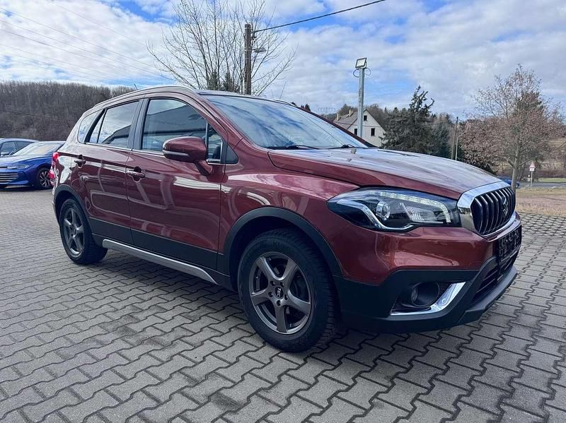 Gebraucht Suzuki SX4 Comfort+ 129 PS (94 kW) 2020 Orange Limousine
