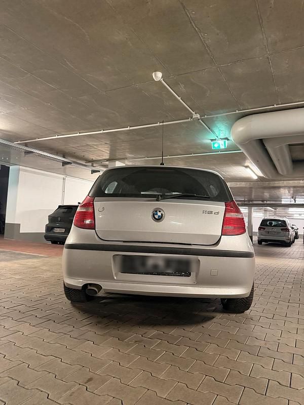 Gebraucht BMW 118 143 PS (105 kW) 2010 Silber Kleinwagen