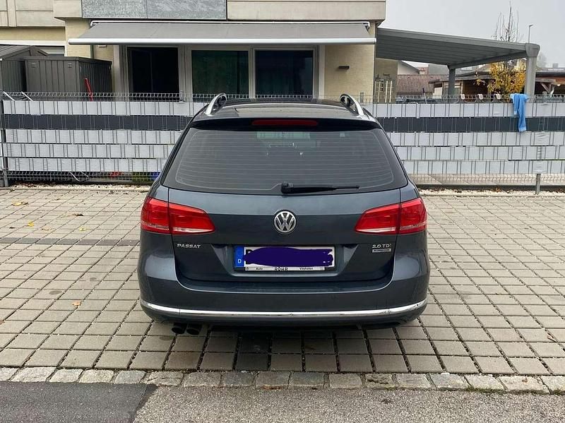 Gebraucht VW Passat 170 PS (125 kW) 2011 Grau Kombi