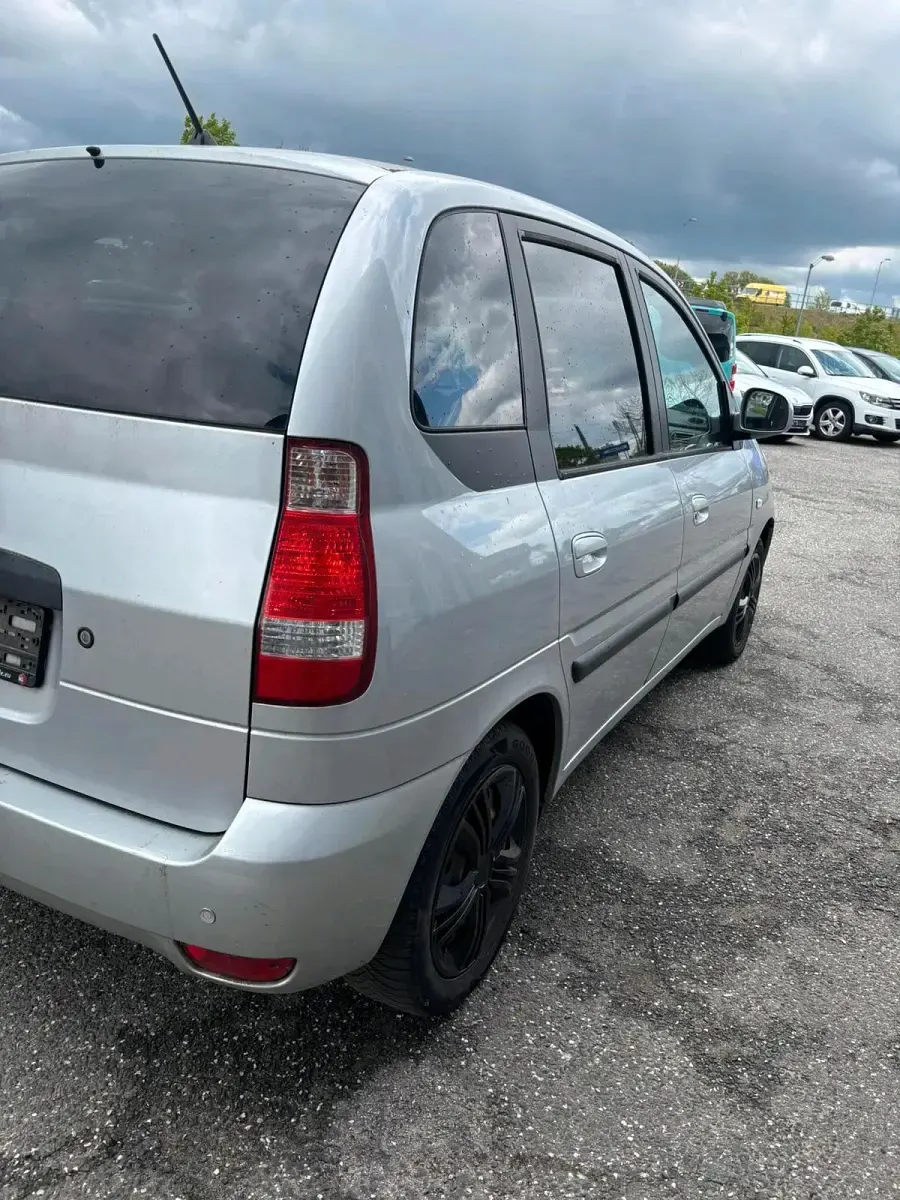 Käytetty Hyundai Matrix 101 HP (74 kW) 2009 Tila-auto
