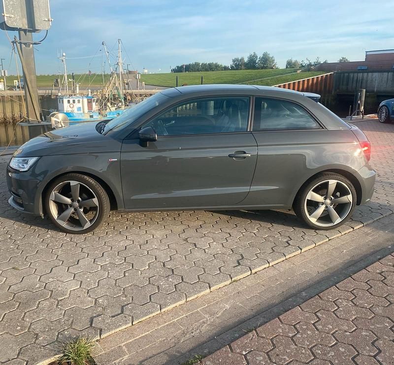 Grau Gebraucht 2016 Audi A1 Kleinwagen | 9.000 € (Fairer Preis) - Bild 1/3
