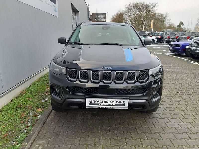 Gebraucht Jeep Compass Trailhawk 241 PS (177 kW) 2021 Carbon black SUV