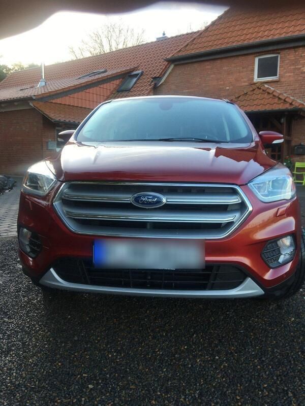 Rot Gebraucht 2017 Ford Kuga SUV | 17.000 € (Fairer Preis) - Bild 1/4