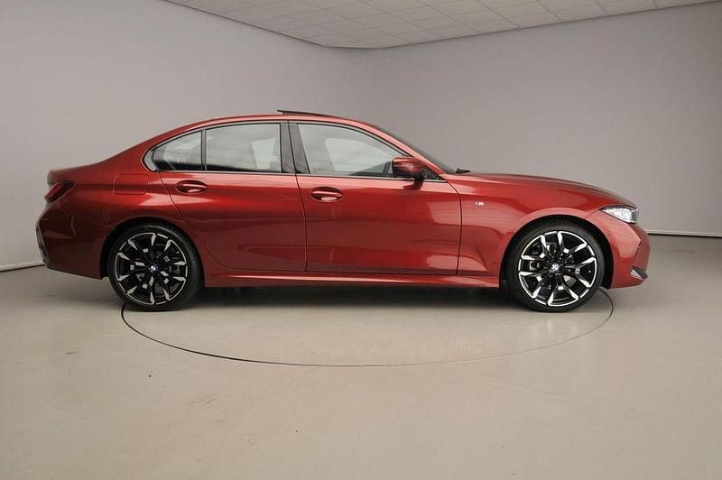 Gebraucht BMW 320 M Sport 184 PS (135 kW) 2025 Rot Limousine