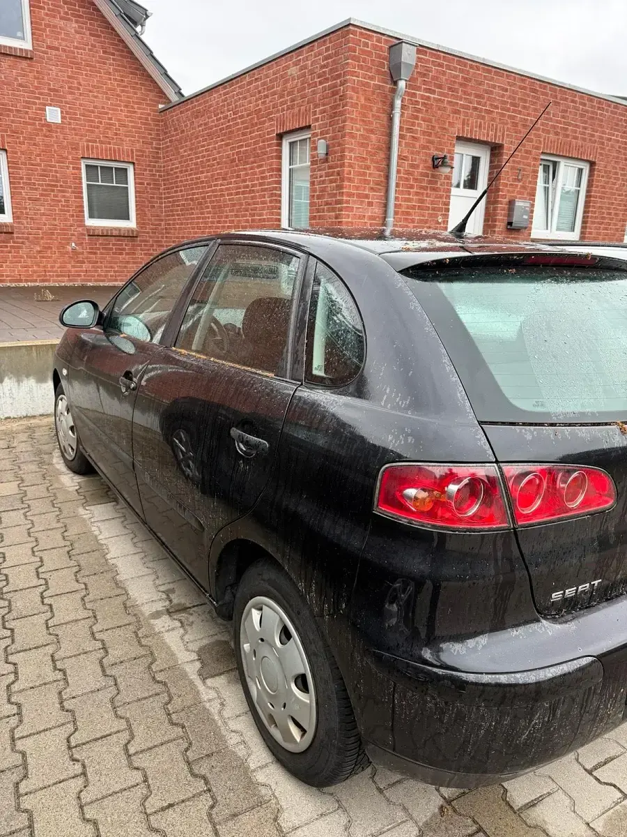 Gebraucht Seat Ibiza 75 PS (55 kW) 2003 Schwarz Kleinwagen