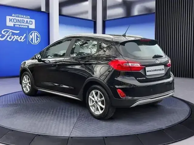Gebraucht Ford Fiesta Cool & Sound Edition 86 PS (63 kW) 2018 Schwarz Limousine