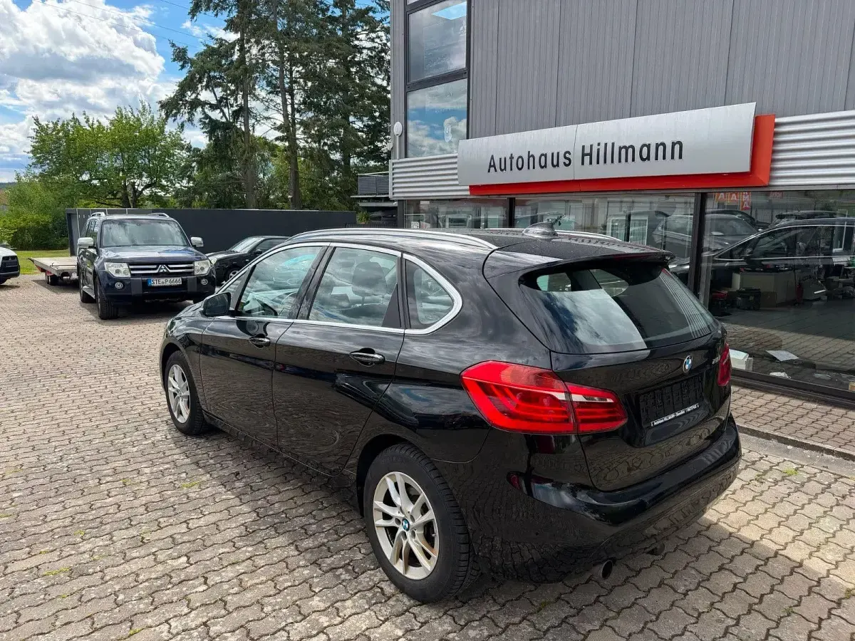 Gebraucht BMW 218 Basis 136 PS (100 kW) 2014 Schwarz Kombi