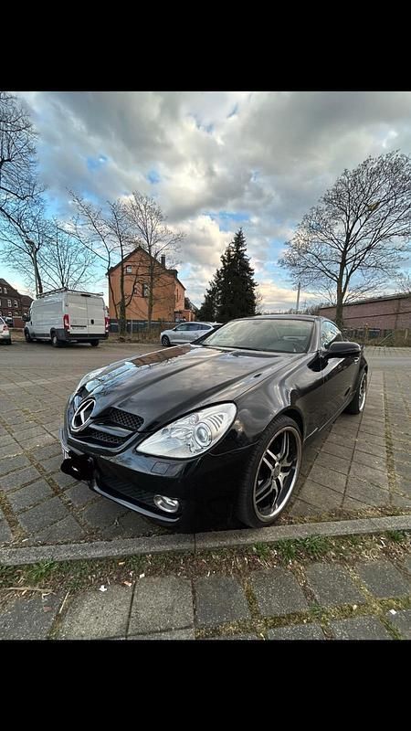 Schwarz Gebraucht 2010 Mercedes SLK200 Cabrio | 10.300 € (Fairer Preis) - Bild 1/4