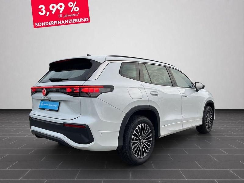 Gebraucht VW Tayron 193 PS (141 kW) 2025 Oryxweiß perlmutteffekt (metallic) SUV