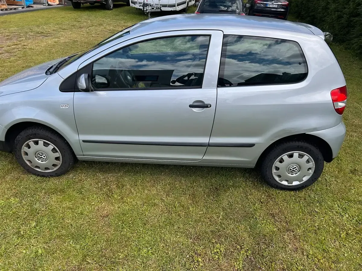Gebraucht VW Fox 54 PS (39 kW) 2005 Silber Kleinwagen