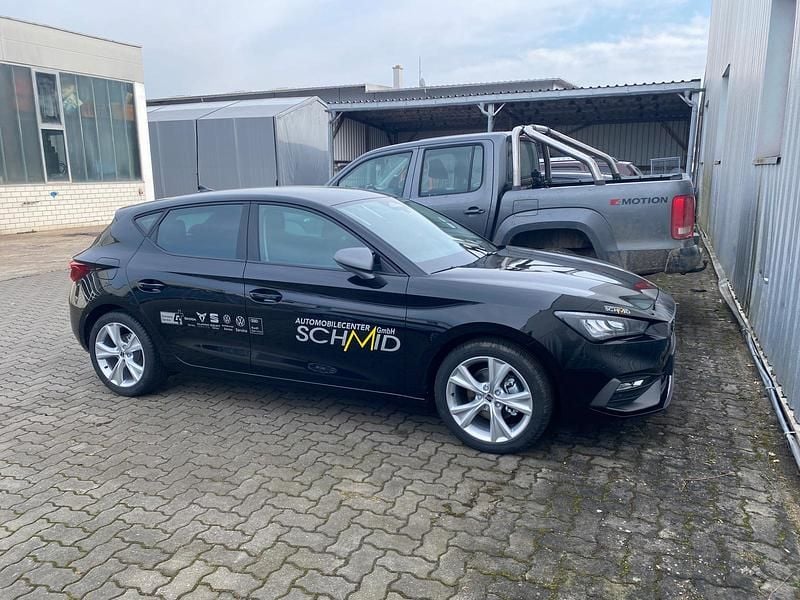Gebraucht Seat Leon FR 116 PS (85 kW) 2025 Mitternachtsschwarz Limousine