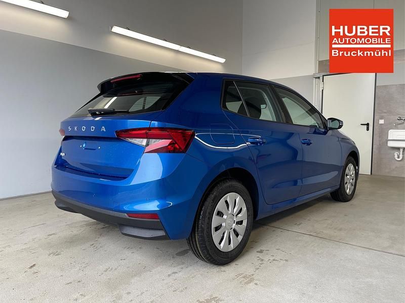 Neu Skoda Fabia Selection 95 PS (69 kW) 2025 [8x8x] race blue metallic Limousine