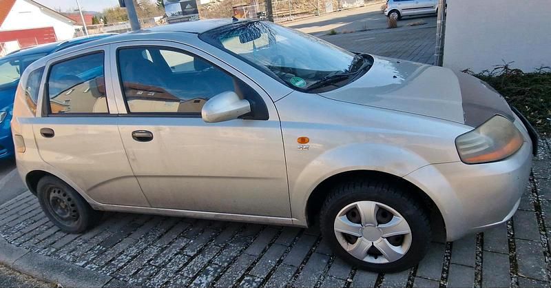 Gebraucht Chevrolet Kalos 92 PS (67 kW) 2003 Silber Limousine