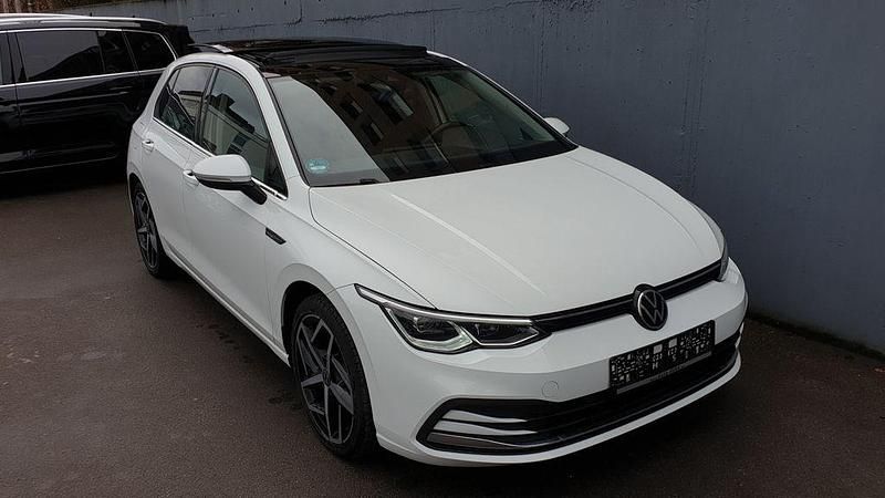 Gebraucht VW Golf VII Style 150 PS (110 kW) 2021 Weiß Kleinwagen
