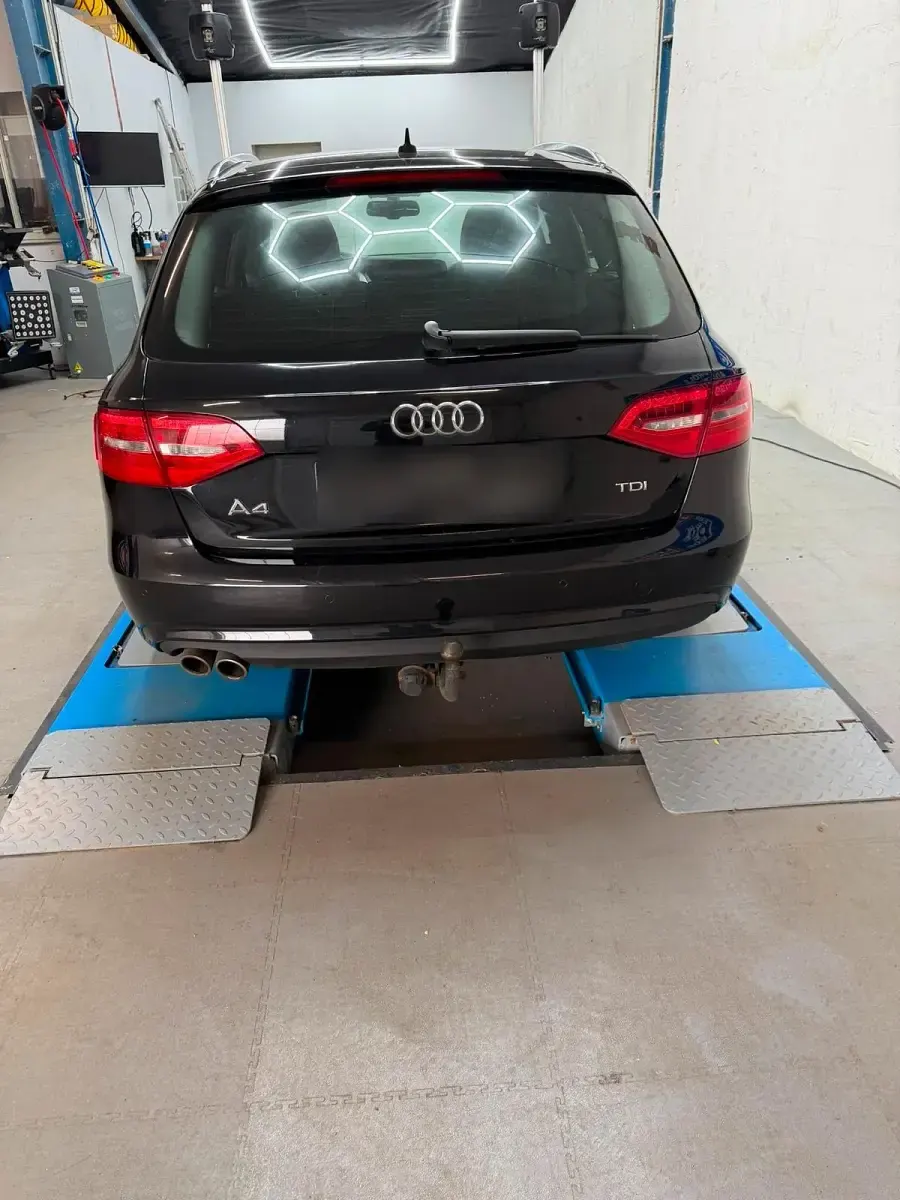 Gebraucht Audi A4 S-Line 150 PS (110 kW) 2014 Schwarz Kombi
