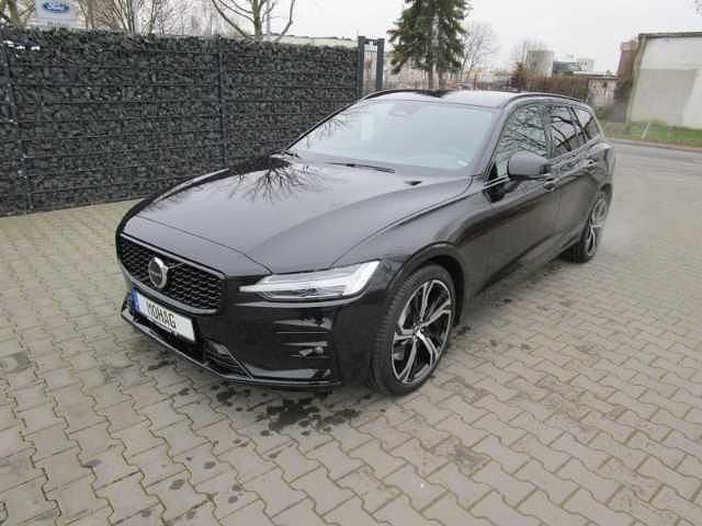 Gebraucht Volvo V60 145 PS (106 kW) 2024 Kombi