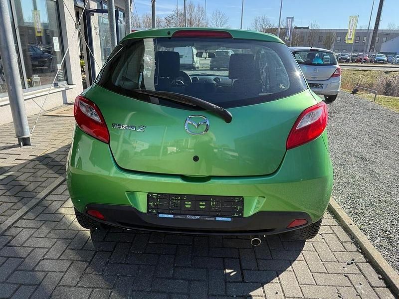 Gebraucht Mazda 2 Inclusive 75 PS (55 kW) 2008 Grün Kleinwagen