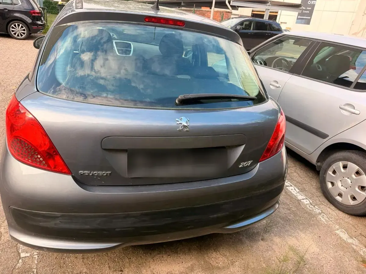 Gebraucht Peugeot 207 98 PS (72 kW) 2008 Silber Kleinwagen