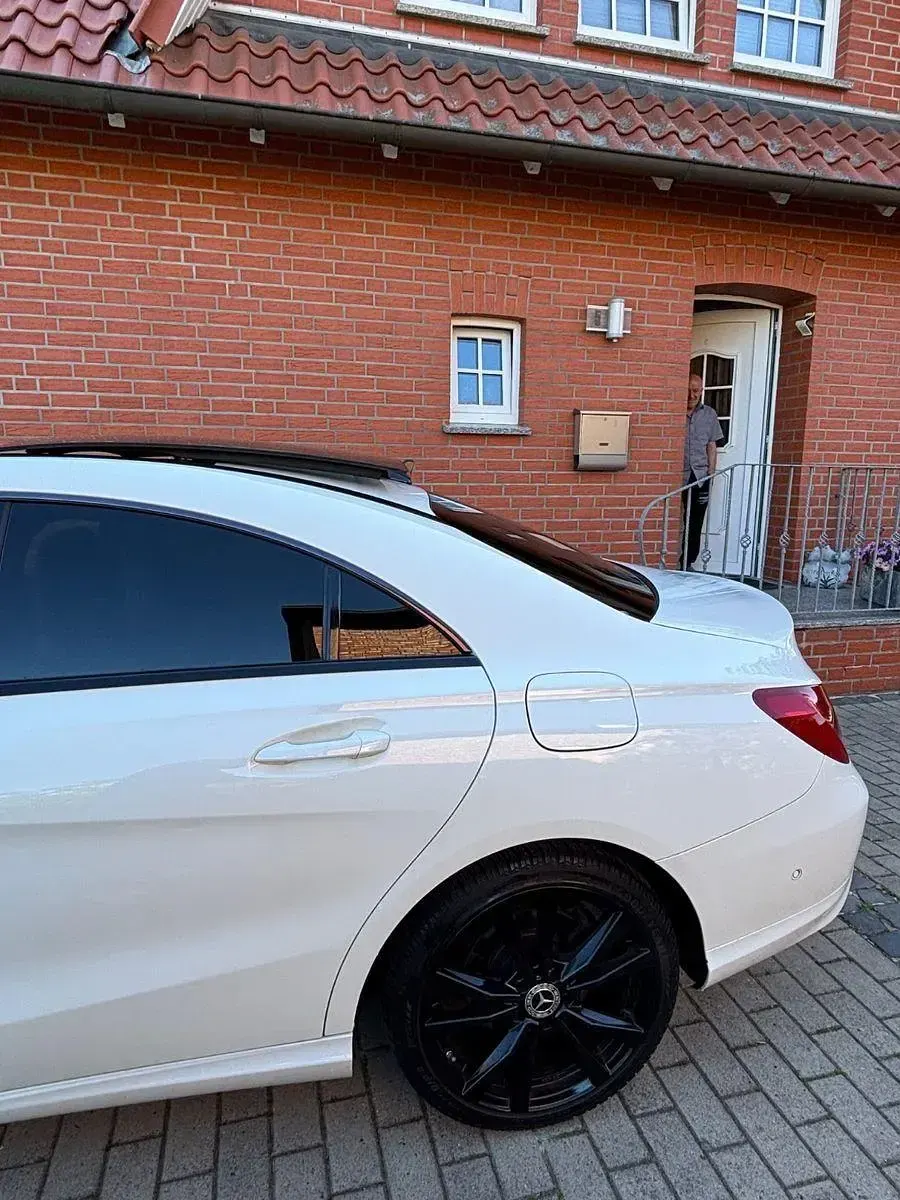 Gebraucht Mercedes CLA220 177 PS (130 kW) 2014 Weiß Limousine