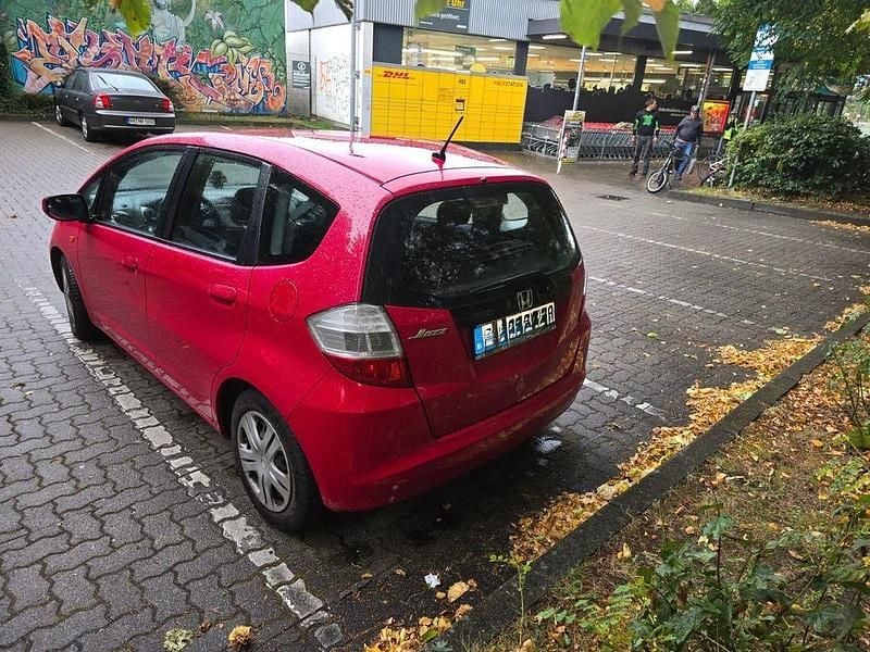 Gebraucht Honda Jazz 90 PS (66 kW) 2009 Rot Kleinwagen