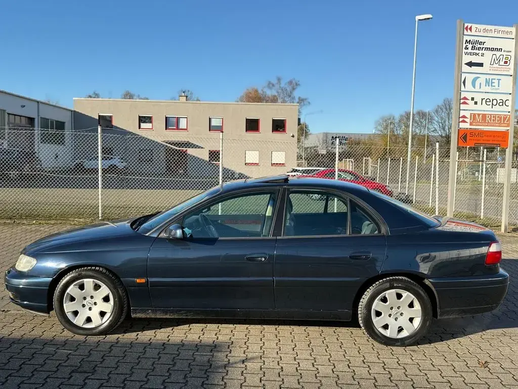 Gebraucht Opel Omega 170 PS (125 kW) 2000 Blau Limousine