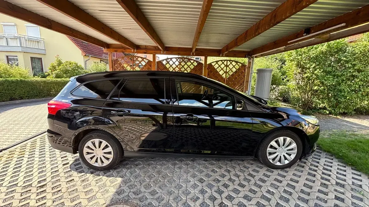 Gebraucht Ford Focus 120 PS (88 kW) 2016 Schwarz Limousine