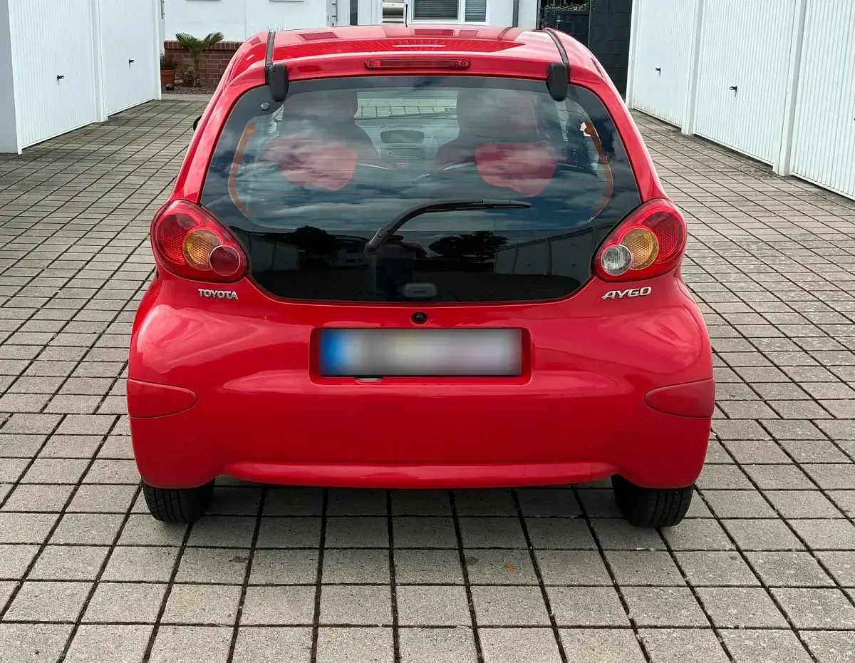 Gebraucht Toyota Aygo 68 PS (50 kW) 2008 Rot Kleinwagen