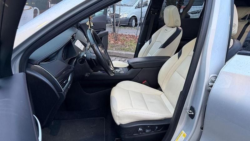 Gebraucht Cadillac XT4 230 PS (169 kW) 2021 Silber SUV