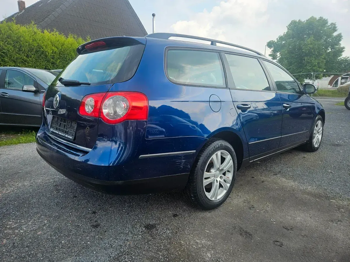 Gebraucht VW Passat 101 PS (74 kW) 2008 Blau Kombi