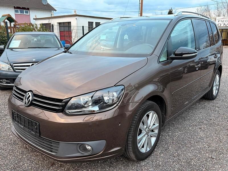 Gebraucht VW Touran Style 140 PS (102 kW) 2012 Braun Van / Kleinbus