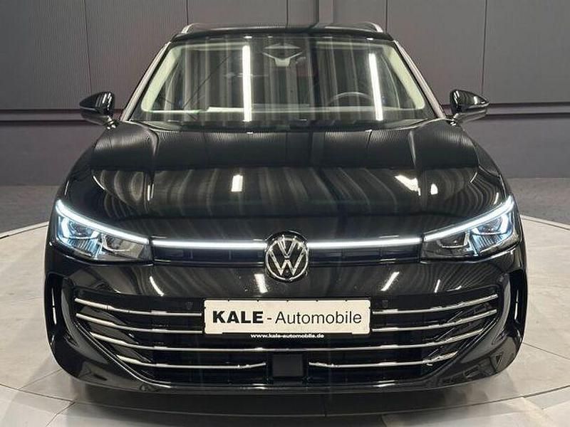 Gebraucht VW Passat Elegance 150 PS (110 kW) 2025 Grenadillschwarz metallic Kombi