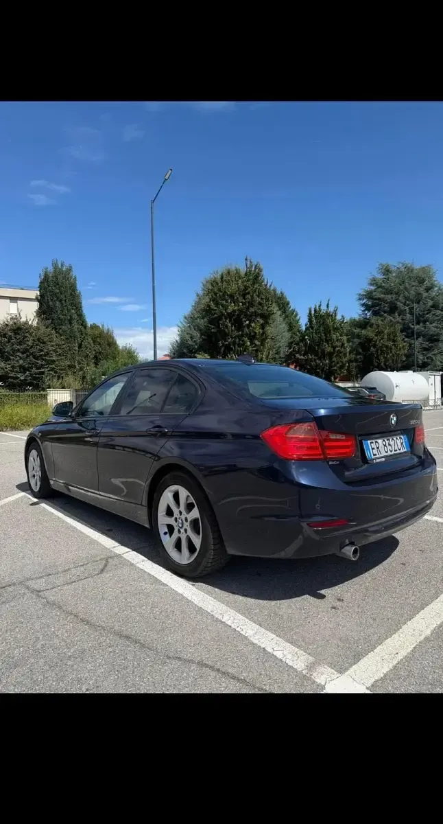 Gebraucht BMW 320 184 PS (135 kW) 2013 Blau Limousine