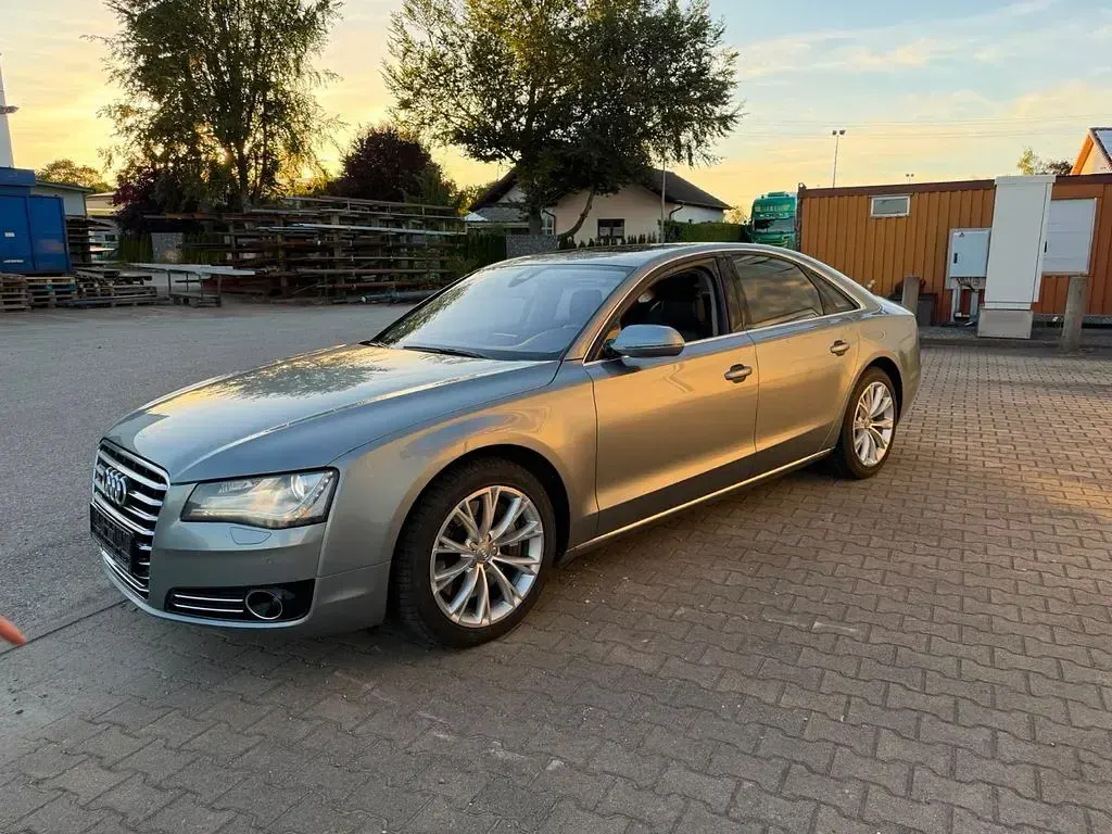 Gebraucht Audi A8L Sport 351 PS (258 kW) 2010 Grau Limousine