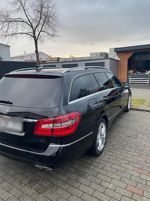Gebraucht Mercedes E350 Avantgarde 265 PS (194 kW) 2012 Kombi
