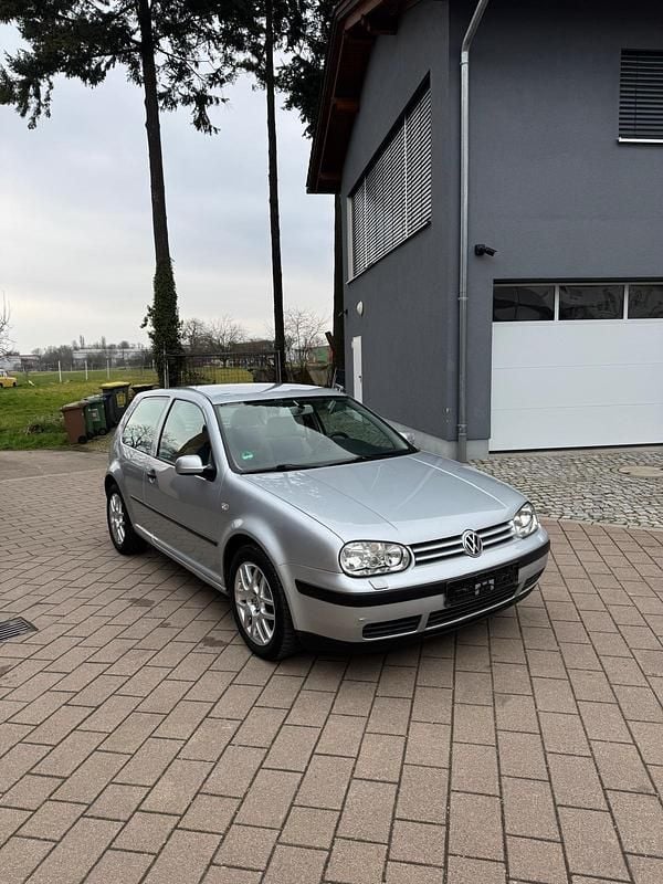 Gebraucht VW Golf IV 125 PS (91 kW) 2002 Silber Kleinwagen