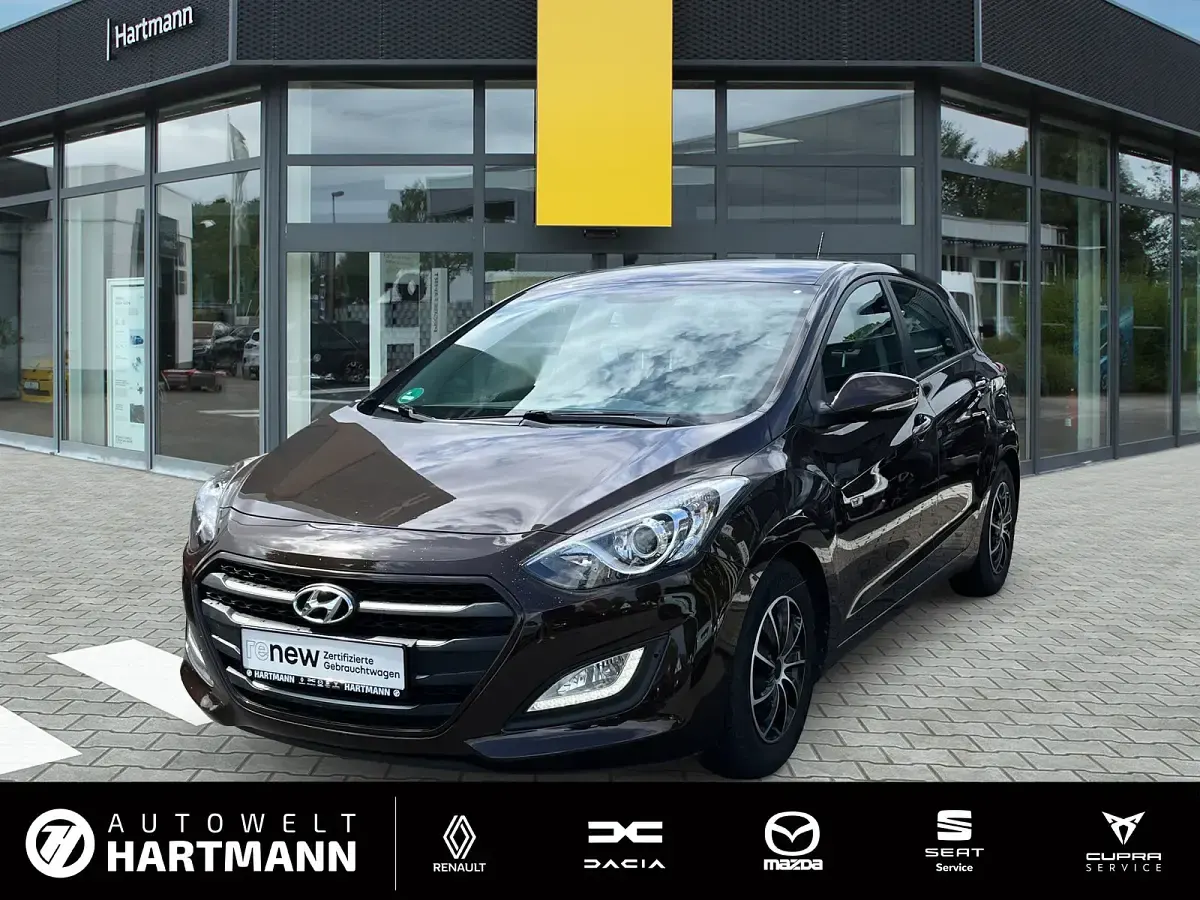 Gebraucht Hyundai i30 Trend 101 PS (74 kW) 2016 Kleinwagen