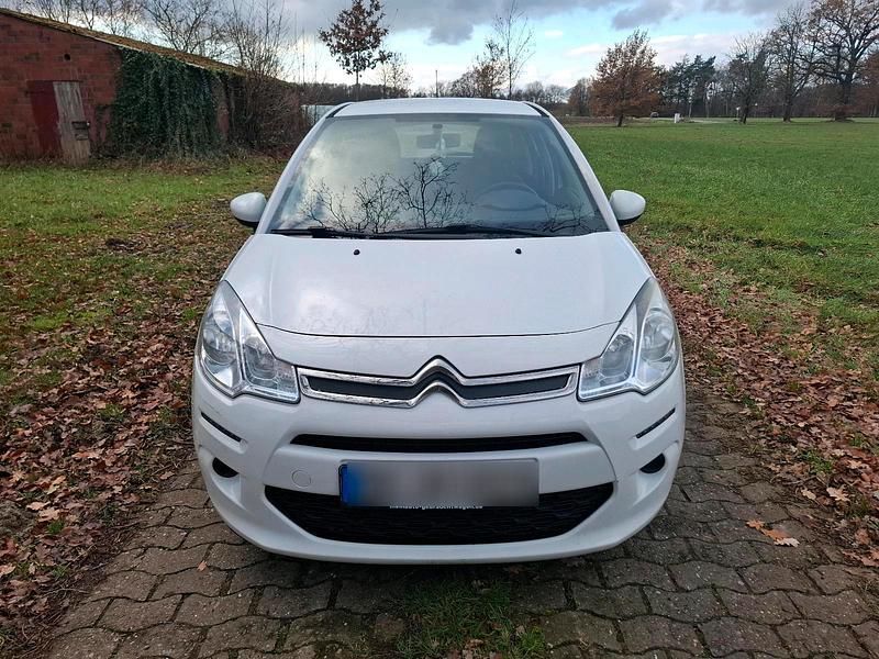 Weiß Gebraucht 2015 Citroën C3 Limousine | 3.850 € (Superpreis) - Bild 1/4