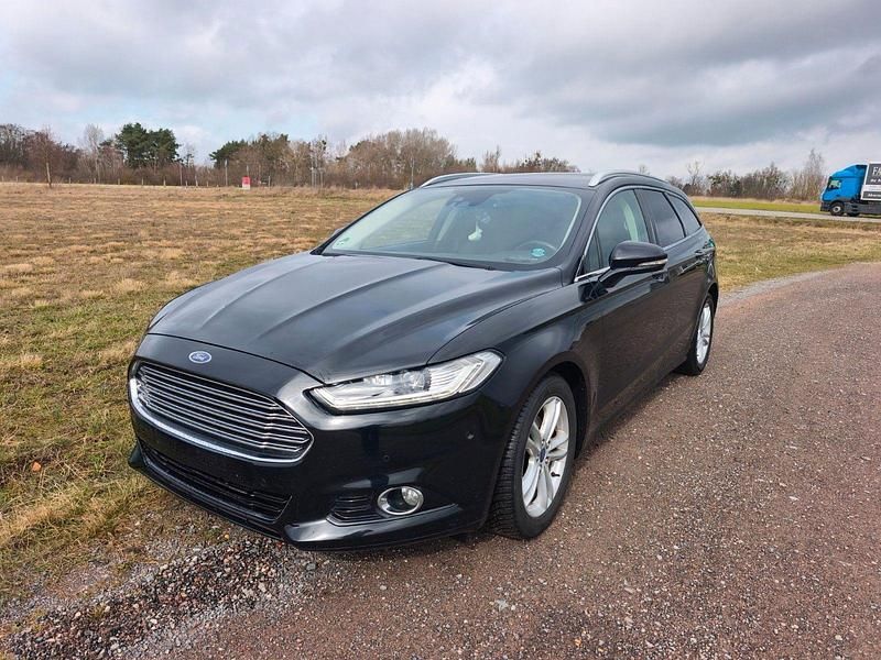 Gebraucht Ford Mondeo Titanium 150 PS (110 kW) 2016 Schwarz Kombi