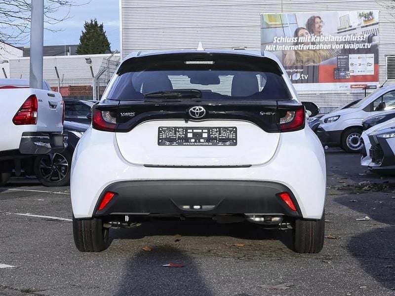 Neu Toyota Yaris Hybrid 116 PS (85 kW) 2025 Super white Kleinwagen