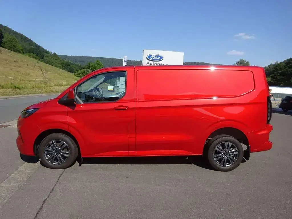 Gebraucht Ford Transit Custom Limited 150 PS (110 kW) 2023 Artisan red Van / Kleinbus