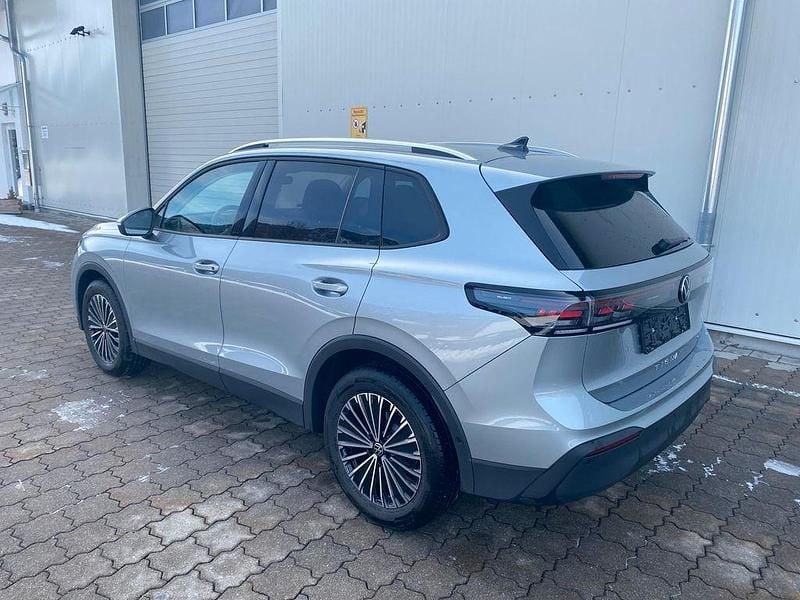Gebraucht VW Tiguan S 150 PS (110 kW) 2025 Silber SUV