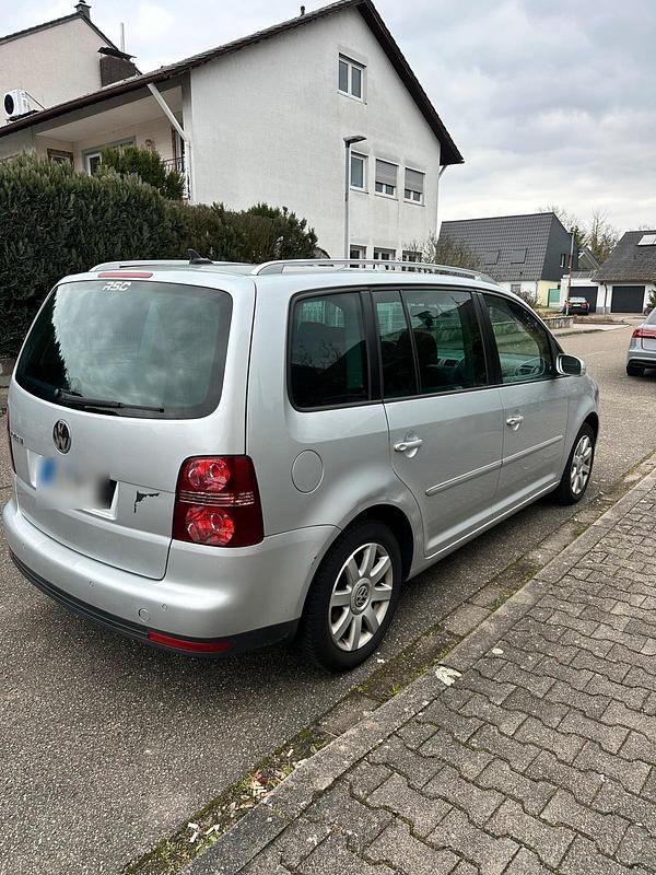 Gebraucht VW Touran 170 PS (125 kW) 2007 Silber Van / Kleinbus