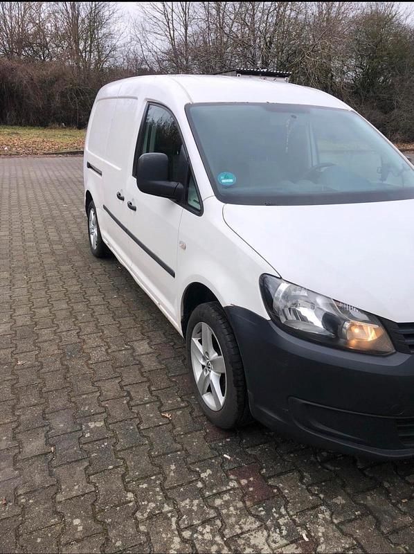 Second-hand VW Caddy 102 CP (75 kW) 2012 Alb Monovolum