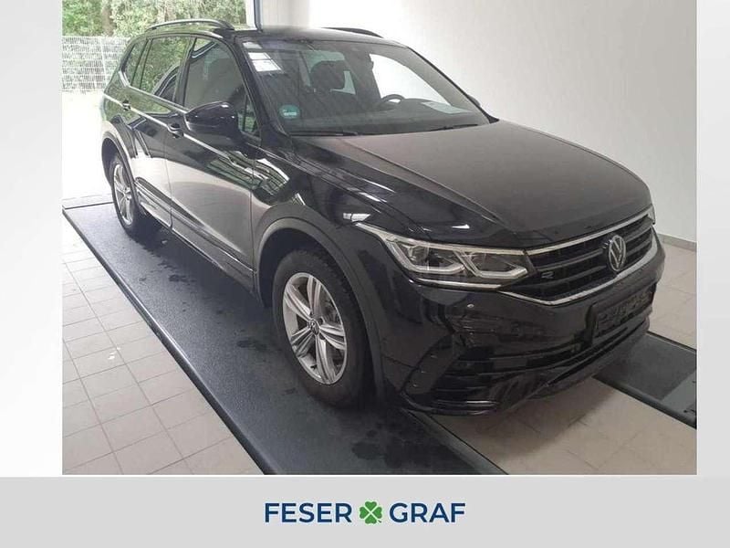 Gebraucht VW Tiguan Allspace R-line 193 PS (141 kW) 2025 Deep black perleffekt SUV