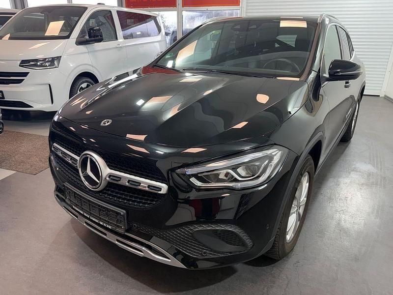 Gebraucht Mercedes GLA200 163 PS (119 kW) 2022 Schwarz SUV